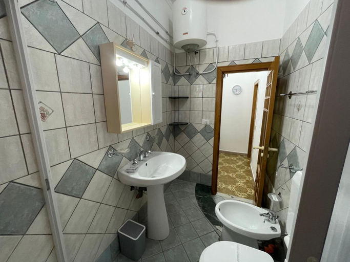 Bathroom 3, Dolce Casa, Palermo