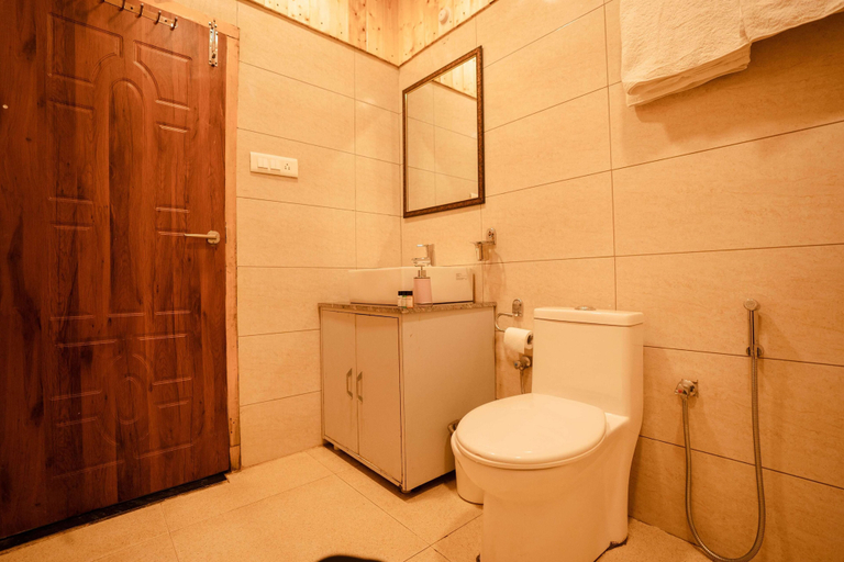 Bathroom 3, Aaryam Resort Auli, Chamoli