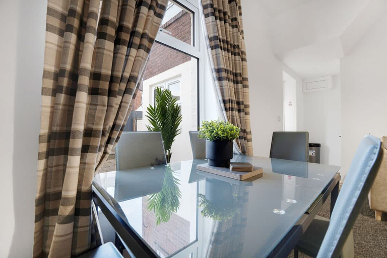 Room 3, Perfect 4BR for Large Groups Sleeps 7 in Stanley, Durham