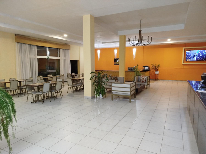 4, Hotel Don Oresttes, Fray Mamerto Esquiú