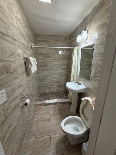 5, Fairway Inn, Bay
