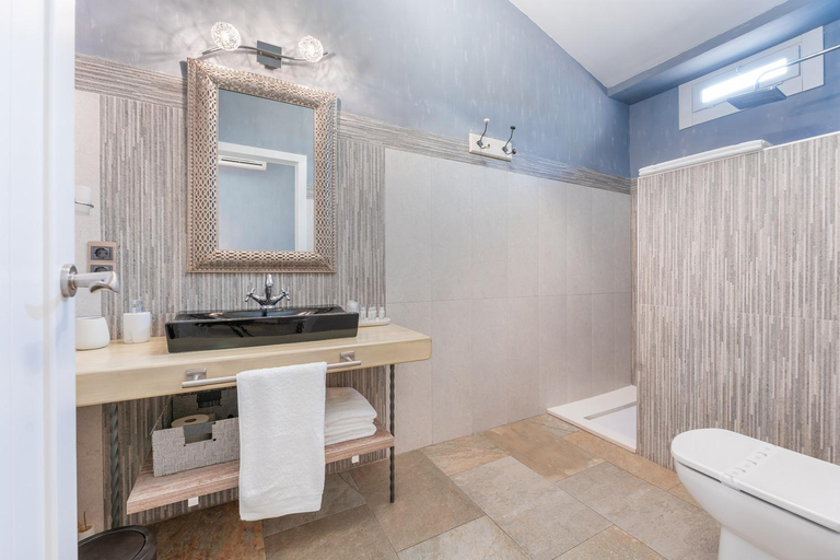 Bathroom 4, Sierra Palomera 2, Teruel