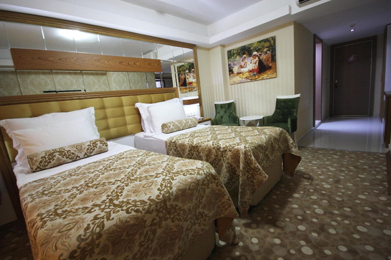 Bedroom 3, Grand Corner Boutique Hotel, Konak