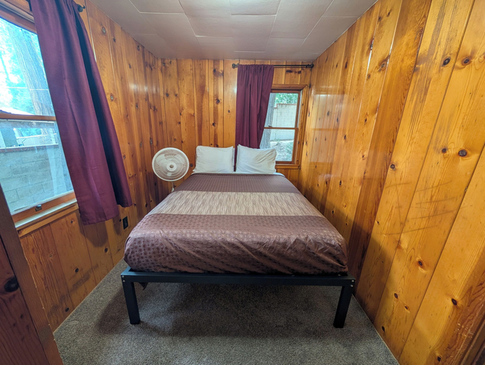 Bedroom 2, Crest Lodge Historic Mountain Inn, San Bernardino