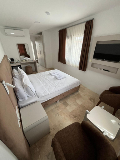 Bedroom 4, kai urla, Urla
