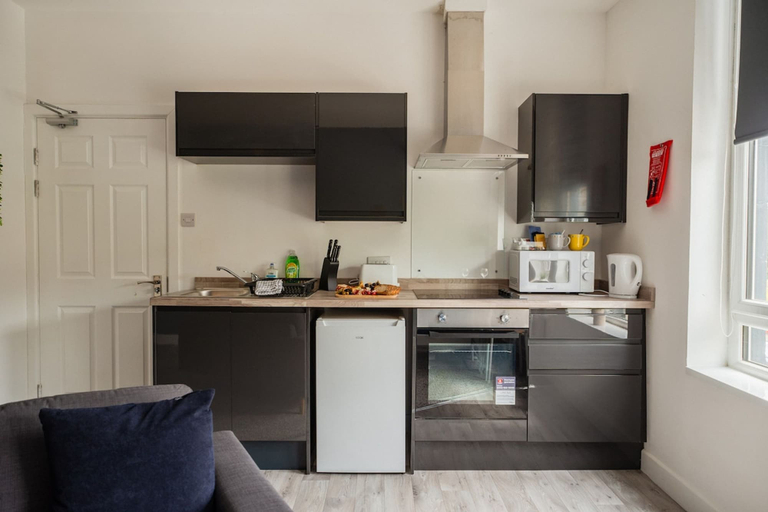 Room 1, 1 Bedroom Studio Apartment Central Middlesbrough, Middlesbrough