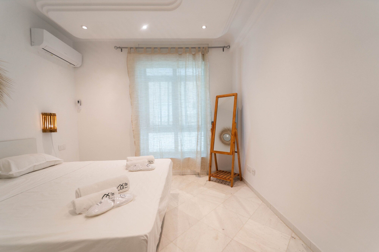 Room 2, Beachfront 2BR Sea View La Goulette, La Goulette