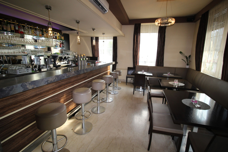 Food & Drinks 5, Hotel Michael, Wien Umgebung