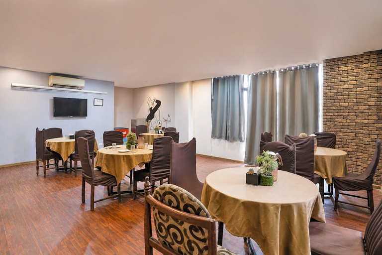 Dining 3, Deluxe Chandlodiya Railway, Ahmadabad