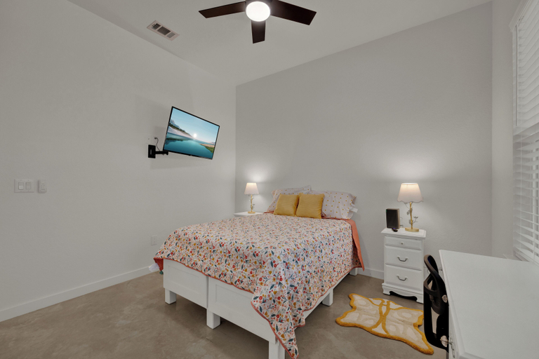 Room 5, Serene Guadalupe River Getaway-river Access!, Comal