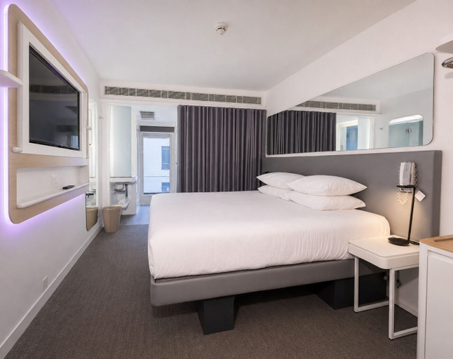 Bedroom 2, YOTEL Edinburgh, Edinburgh