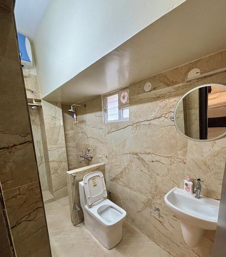 Bathroom 3, Hotel Fivetel, North 24 Parganas