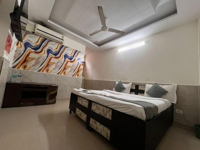 Room 2, Smart Stay Malviya Nagar, Delhi