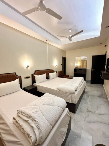 Room 4, Hotel Fivetel, North 24 Parganas