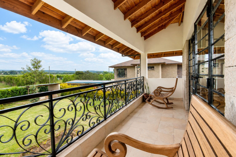 Terrace/patio, 3 BEDROOM FAMILY SUITE, Kieni