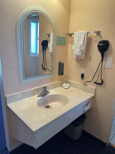 Bathroom 3, Budget Inn, San Luis Obispo