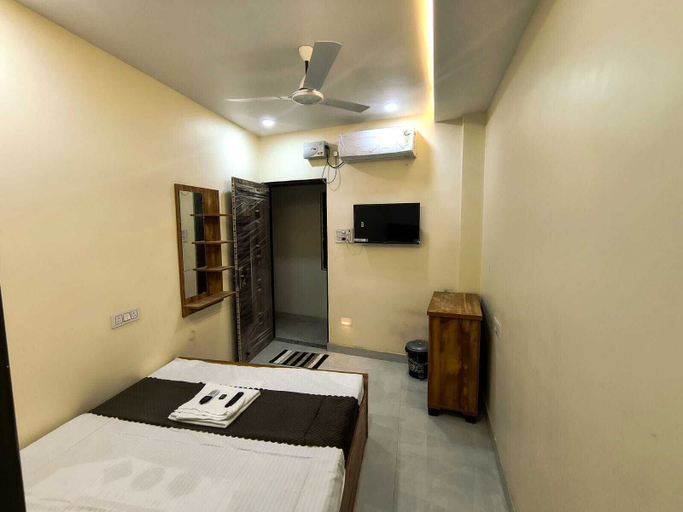 Room 3, OM BNB AC ROOMS Available in Varanasi, Varanasi