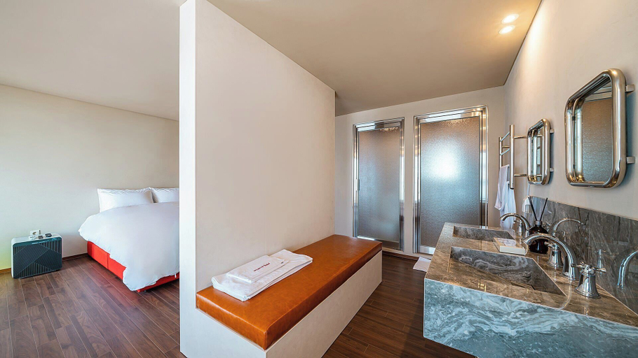 Room 5, APEX HOTEL, Yangyang