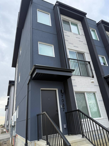 4, Kingsway-Downtown Luxury Retreat, Division No. 11