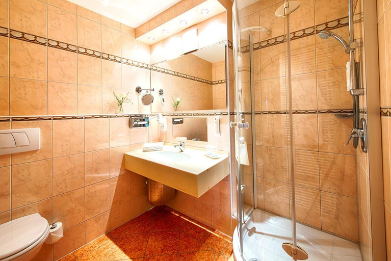 Bathroom 4, ACHAT Hotel Bad Durkheim, Bad Dürkheim