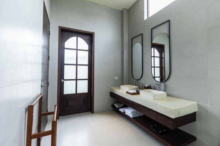 Bathroom 3, Amayi Resort Nusa Dua, Badung