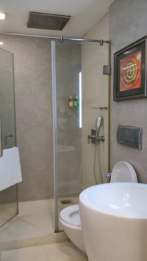Bathroom 4, Residency Hotel Fort, Mumbai City
