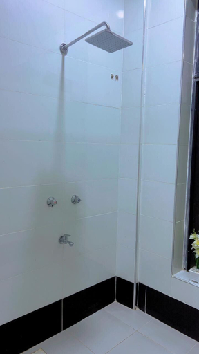 Bathroom 2, Baharini Cottages Diani, Msambweni