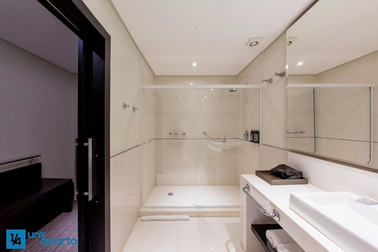 Bathroom 3, Manhattan On Floor, Curitiba