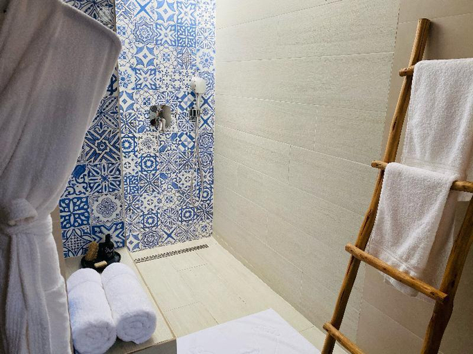 Bathroom 5, Hôtel Boma, Dakar