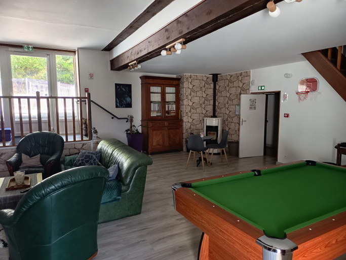 Shared lounge/TV area 4, Auberge de la Belette, Puy-de-Dôme