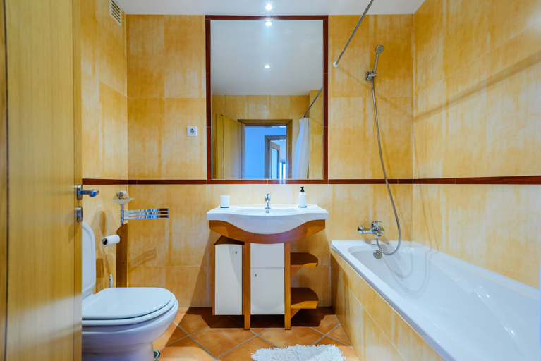 Bathroom 5, Apartment Praia Dona Ana, Lagos