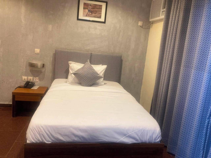 Bedroom 5, Cumberland Hotel, Eti-Osa