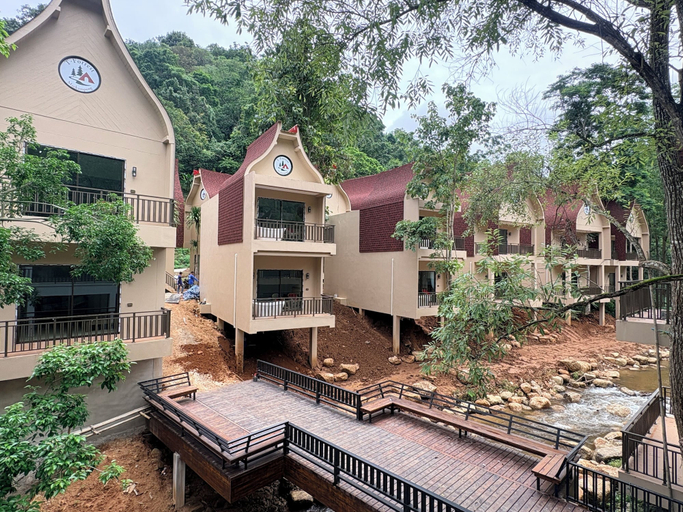 Exterior 3, T-Valley Maekampong, K. Mae On