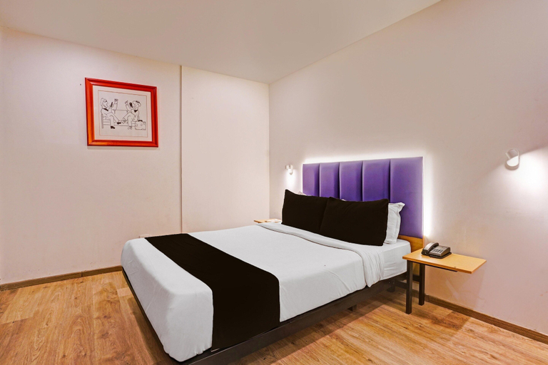 Room 5, Deluxe Chandlodiya Railway, Ahmadabad