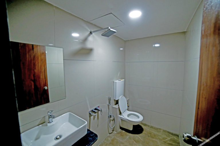 Bathroom, Hotel Surya Inn, Ahmadabad