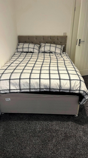 Room 2, Serene 5-bedroom House in Dudley, Sandwell