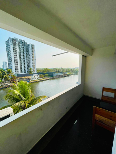 Others 5, Oval Retreat, Ernakulam