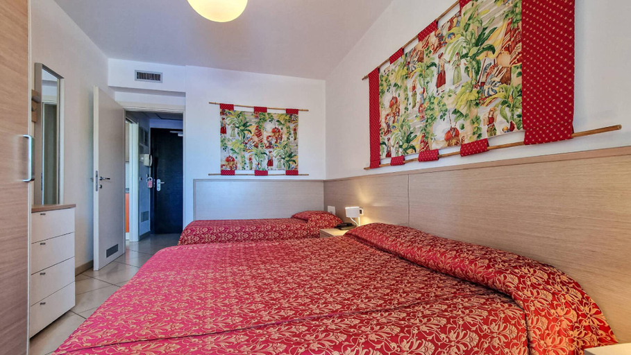Bedroom 4, Seaside escape apartment with pool view, Venezia