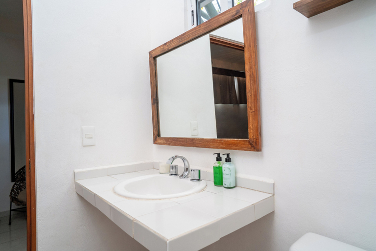 Bathroom 5, Mezcal Boutique Hotel, Isla Mujeres