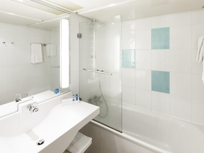 Bathroom 5, Novotel Lille Centre Grand-Place, Nord