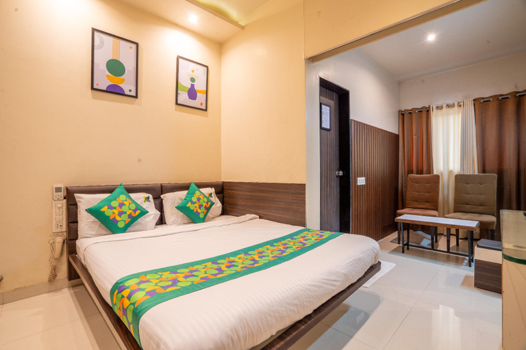 Bedroom 3, Treebo Pushpak, Satara