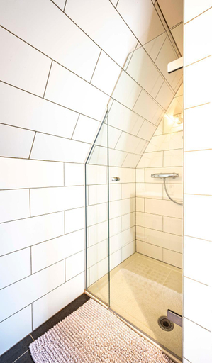Bathroom 5, Ryckevelde, West-Vlaanderen