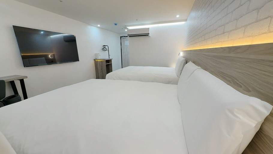 Room 2, Resona Hotel, Tainan