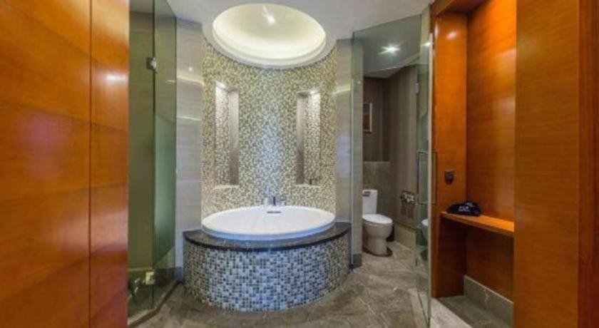 Bathroom 5, Grand Skylight International Hotel Wu Hai, Wuhai