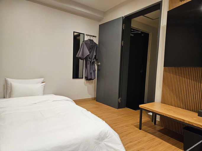 Bedroom 2, Changwon Palyongdong Hotel T.T, Changwon