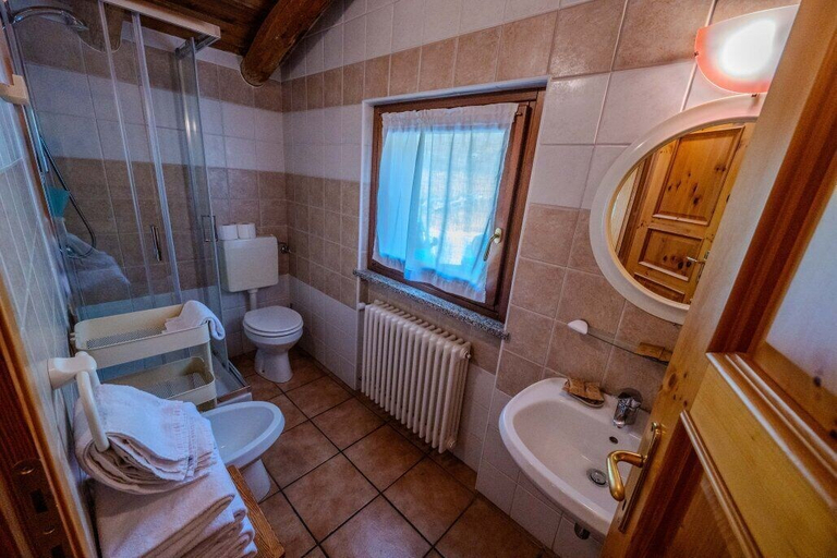 Bathroom 3, Residence Trompe-L'Oeil, Aosta