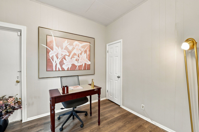 Room 3, Charming One Bed With Office Near Chicago, Cook
