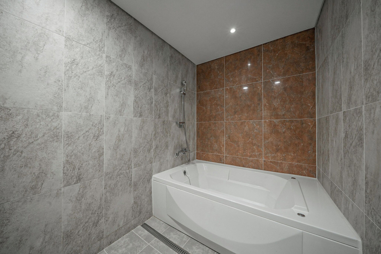 Bathroom 3, H Moment Hotel in Yangsan, Yangsan
