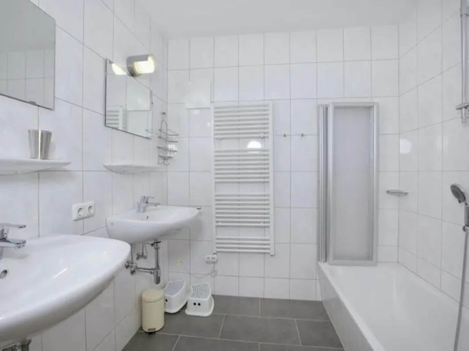 Bathroom 5, Schoneben Alpine Holiday Home, Zell am See