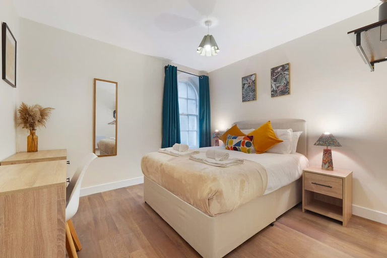Room 2, Castle-side 2 Bed - Stroll to Historic Attractions, Durham